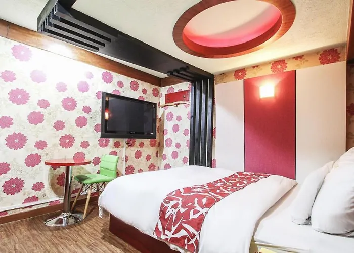 Couple Motel